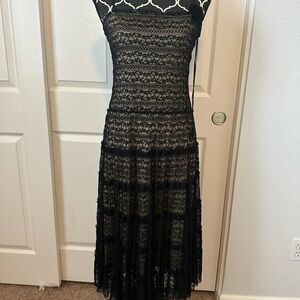 Studio M Elegant Black Lace Midi Dress